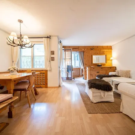 5302 Grosszeugige 3,5 Zimmer Mit Stilvoller Einrichtung