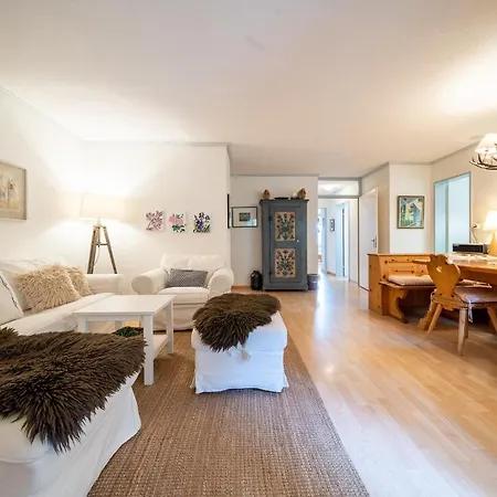 5302 Grosszeugige 3,5 Zimmer Mit Stilvoller Einrichtung Vulpera